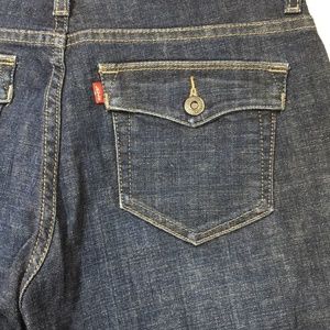 LEVIS 10 SHORT 512 PERFECTLY SLIMMING BOOTCUT JEAN